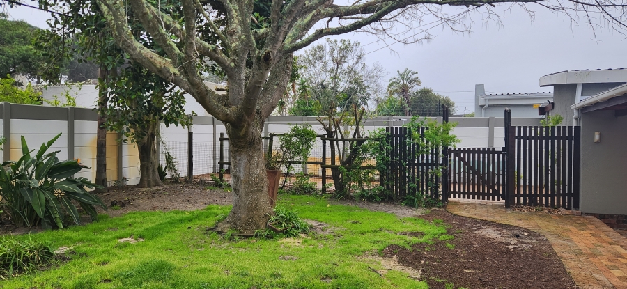 To Let 3 Bedroom Property for Rent in Meadowridge Western Cape